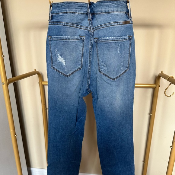KanCan size 5/26 stretchy cute jeans with zipper ends. - Picture 3 of 4